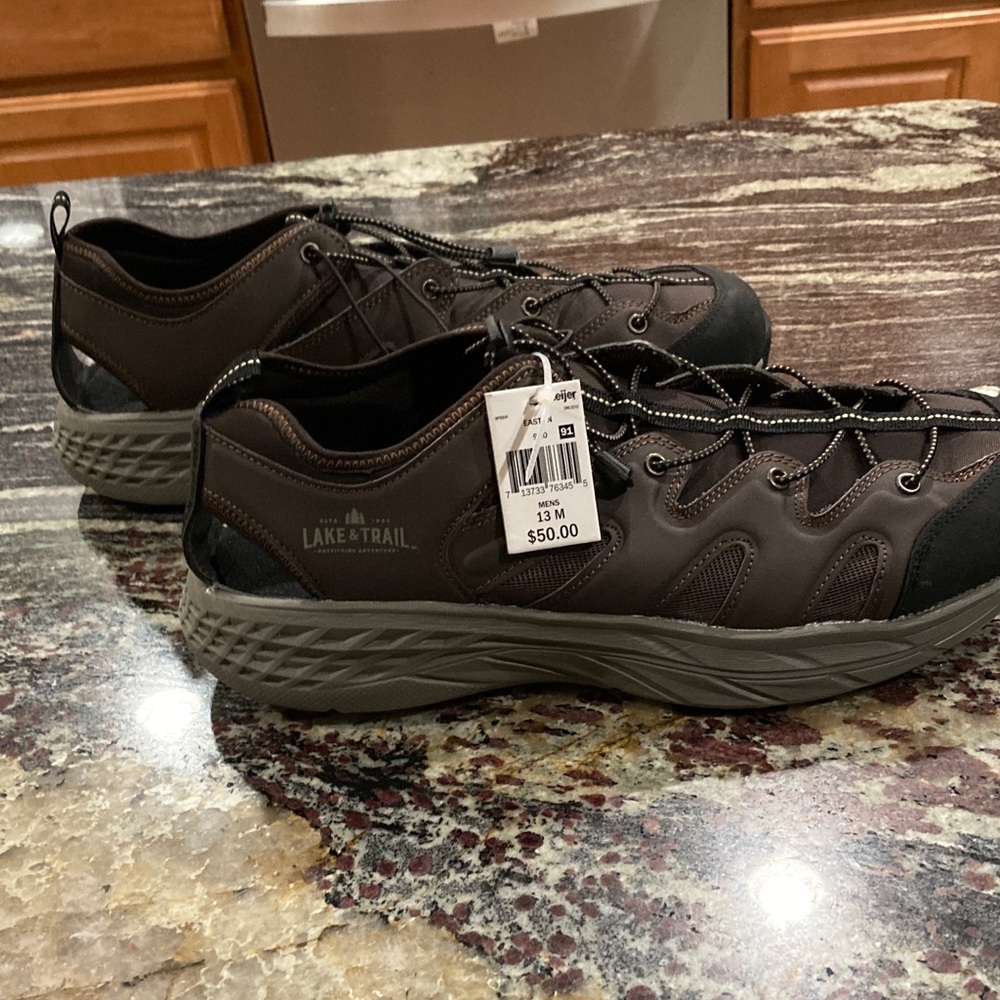 Lake & Trail Men's Easton Black and Gray Athletic Shoes